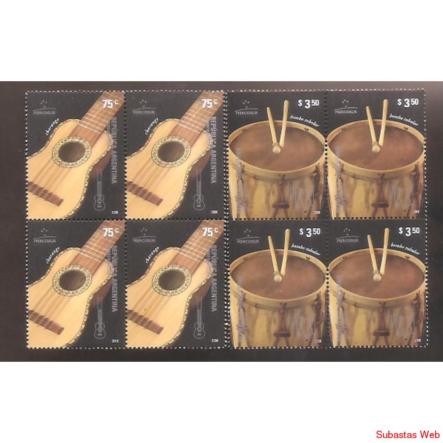 ARGENTINA 2006  CUADRITOS MT2772-73  INSTRUMENTOS MUSICALES