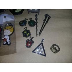 variado de anime, bts y harry potter