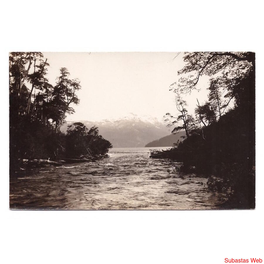 ARGENTINA. Neuquén. Angostura. Río Correntoso.