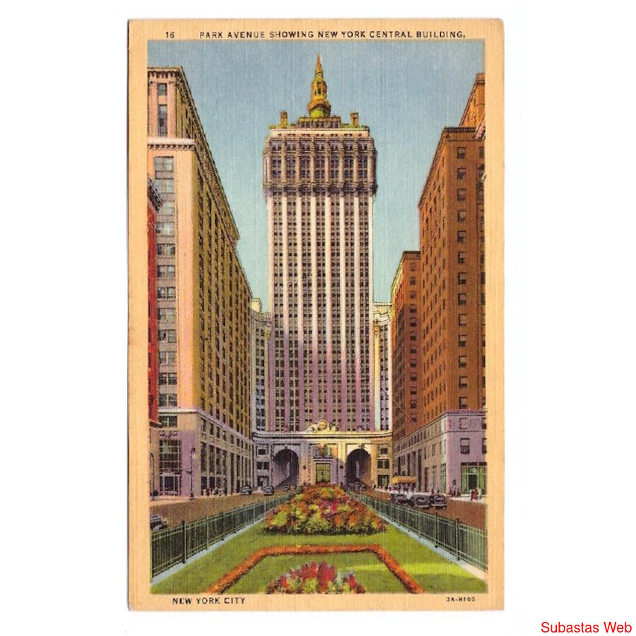 USA. New York City. Park Avenue showing New York Central Bui