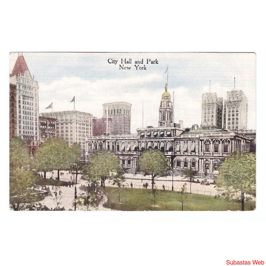 USA. New York. City Hall and Park.