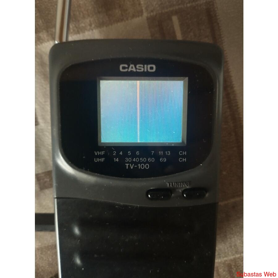 TV Casio TV-100 portátil color con fuente