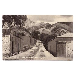 ARGENTINA. Jujuy. Vista de una calle de Purmamarca.