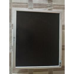 lg l1753s monitor. No tengo la base ni los cables, funciona 